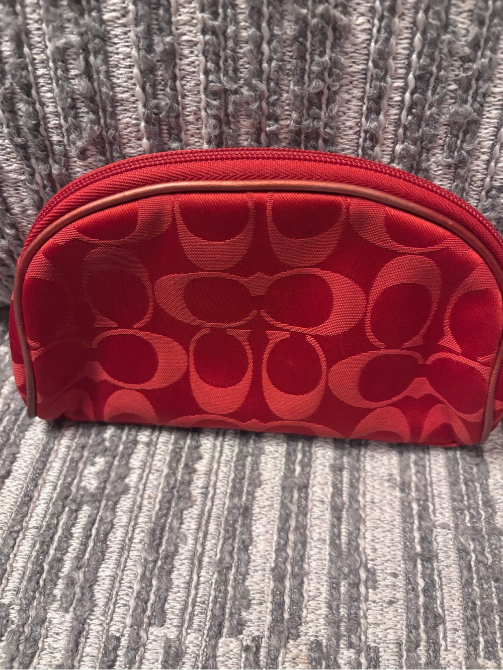 Estée Lauder Coach Red Quilted Cosmetic Pouch with Leather Tag - Picture 2 of 7